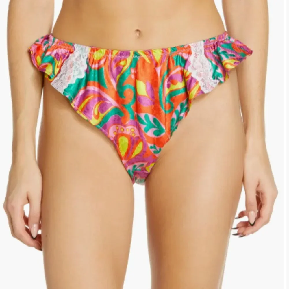 Kilo Brava S‎ NWT Pink Paisley Flutter Bikini Panties Ruffle Lace Satin Lingerie